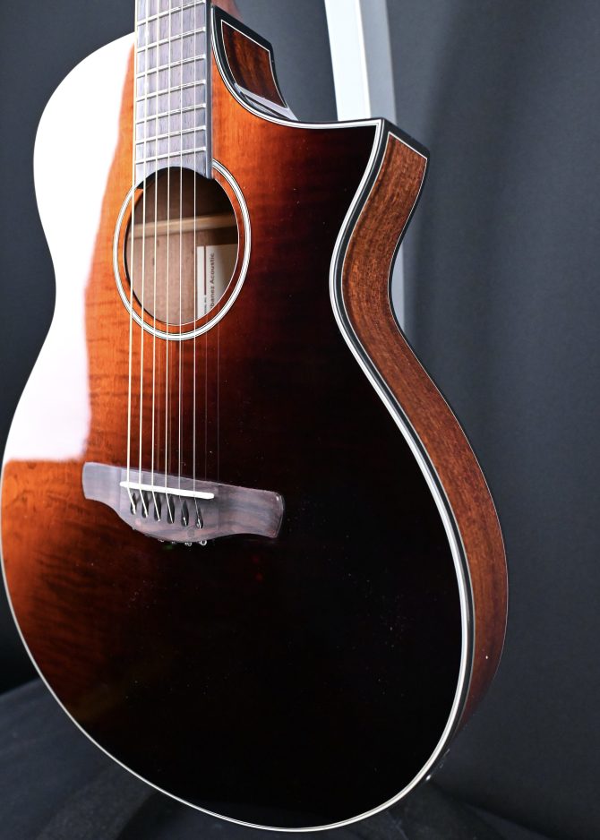 AEWC32FM-ASF Flamed Maple / Sapele Auditorium