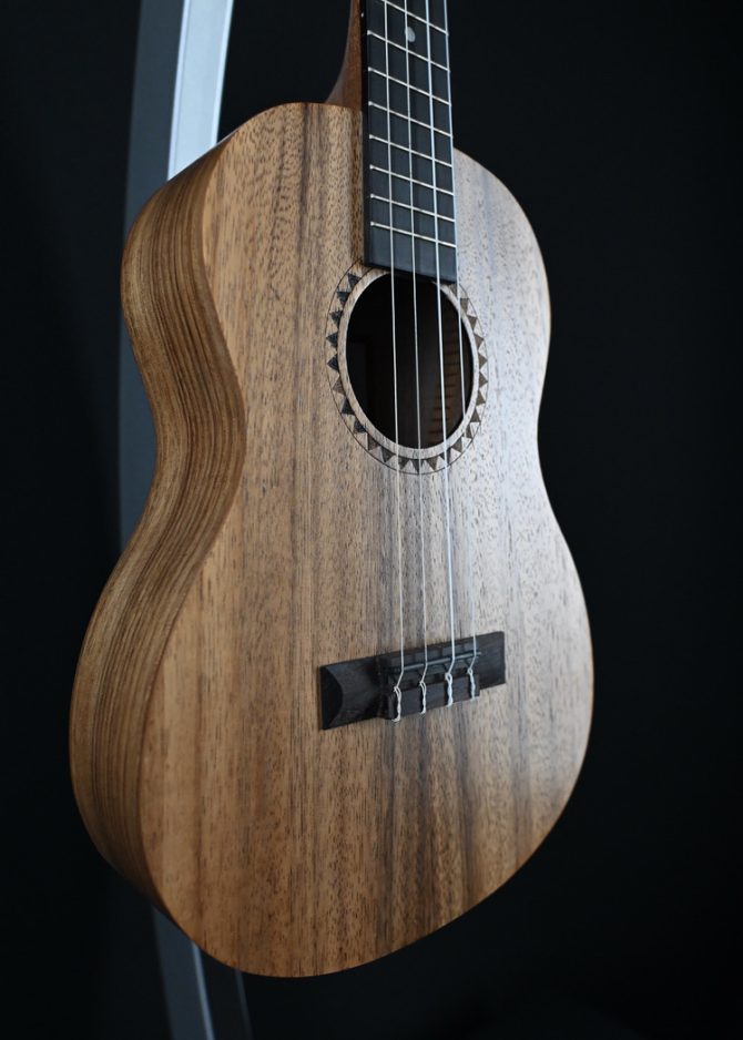 Kala KA-TEAK-B Teak Baritone Ukulele #404