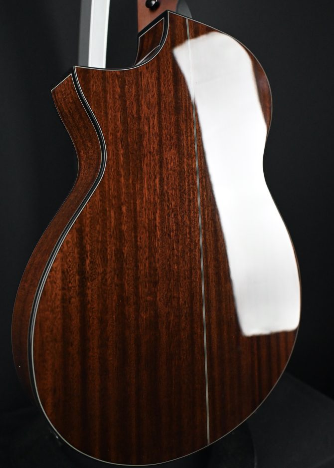 AEWC32FM-ASF Flamed Maple / Sapele Auditorium