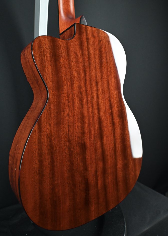 Eastman E1OMCE-DLX Deluxe Natural Orchestra Model #490