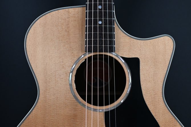 Eastman PCH2-GACE Natural Grand Auditorium #088