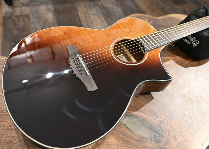 AEWC32FM-ASF Flamed Maple / Sapele Auditorium