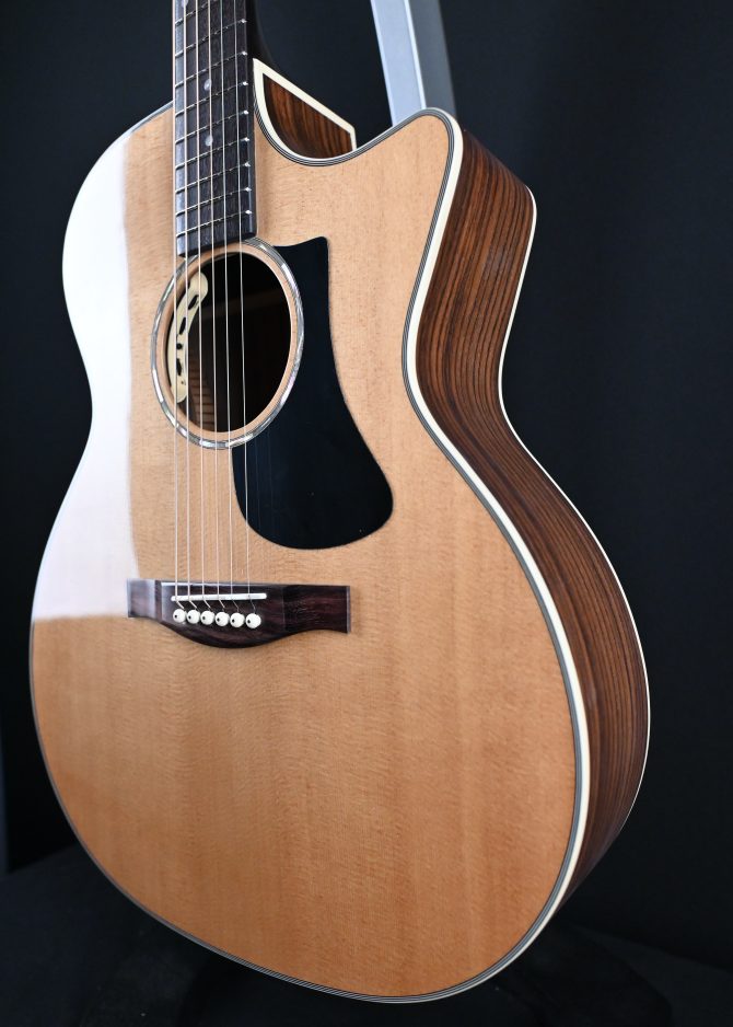 Eastman PCH2-GACE Natural Grand Auditorium #088