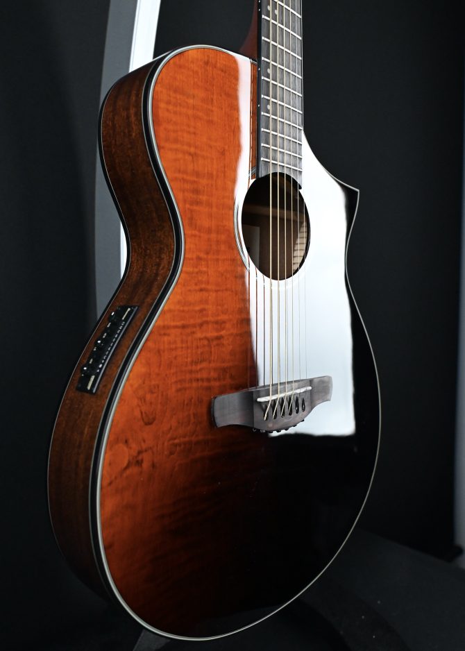 AEWC32FM-ASF Flamed Maple / Sapele Auditorium
