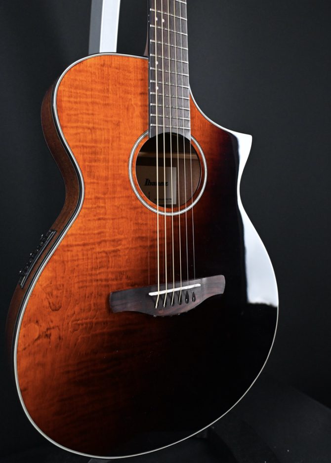 AEWC32FM-ASF Flamed Maple / Sapele Auditorium