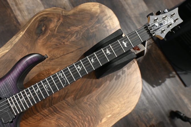 PRS SE Chleo Charcoal Purple Burst Herman Li Signature #130