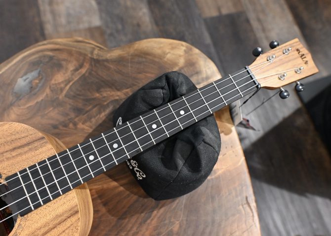 Kala KA-TEAK-B Teak Baritone Ukulele #404