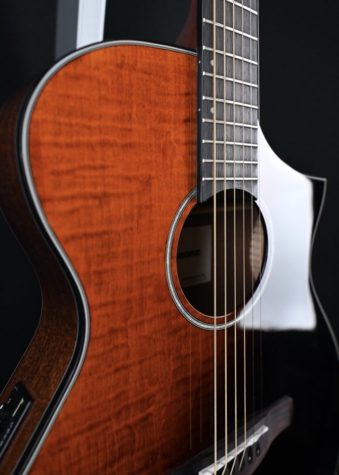 AEWC32FM-ASF Flamed Maple / Sapele Auditorium