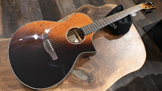 AEWC32FM-ASF Flamed Maple / Sapele Auditorium
