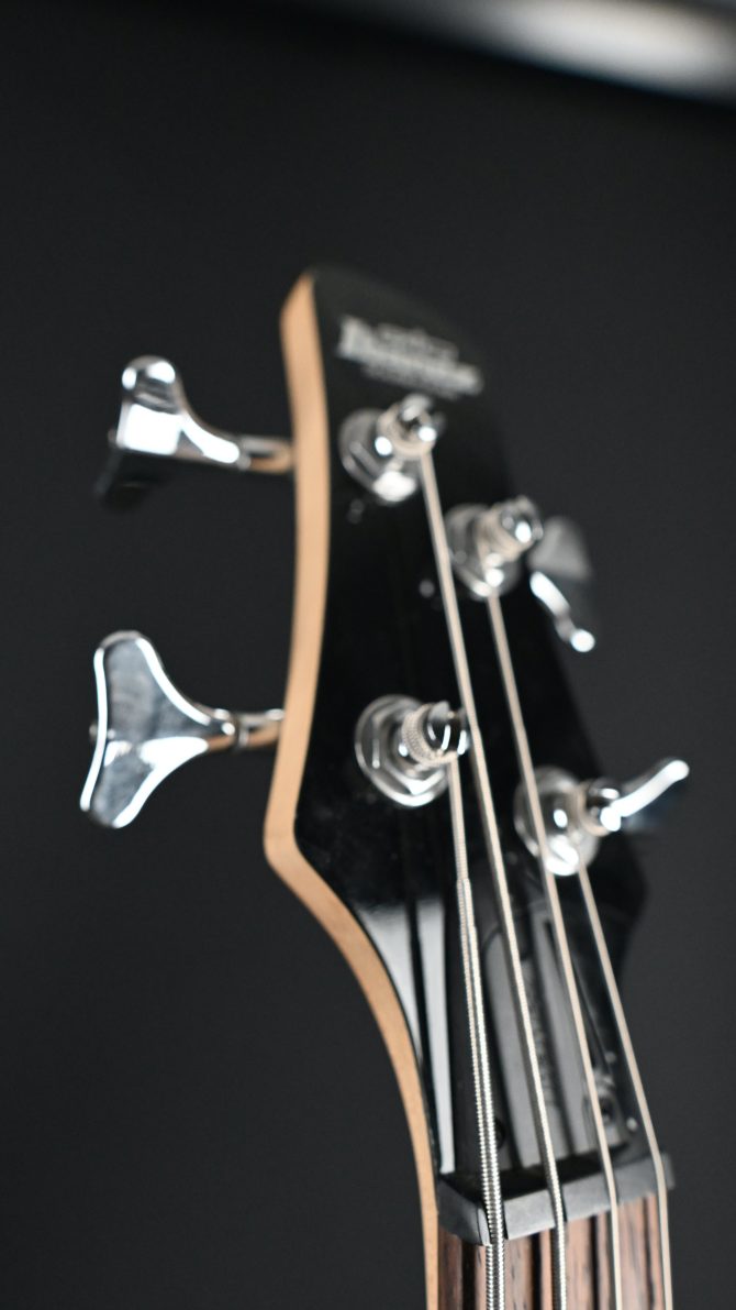 Ibanez GSR200-WH White 4-String Bass Guitar 2015