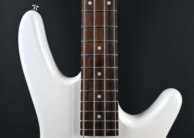 Ibanez GSR200-WH White 4-String Bass Guitar 2015