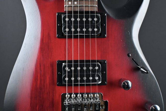 Cort X100OPBB Open Pore Black Cherry Burst #724