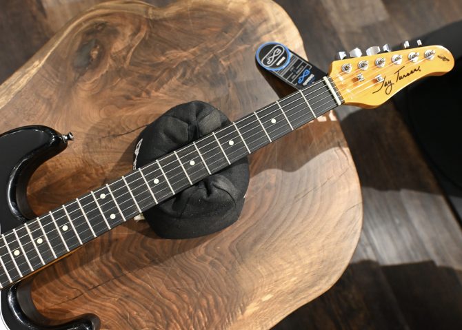 Jay Turser JT-300-BK Black Electric Guitar #041