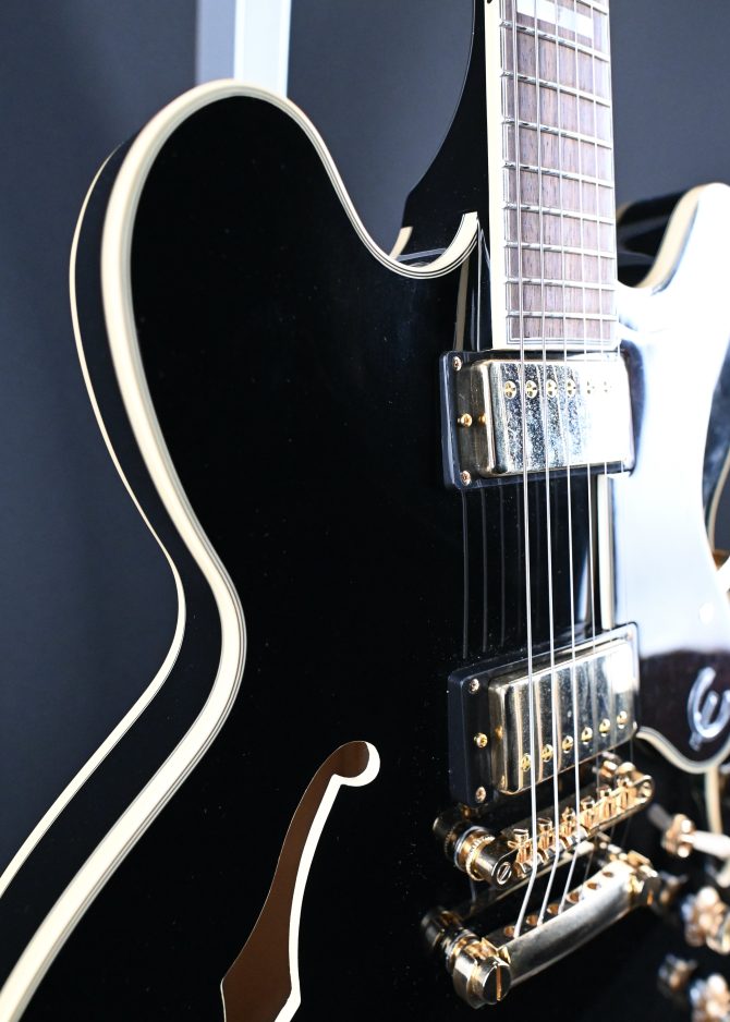 Epiphone Sheraton-II Pro Ebony Thinline Semi-Hollow Ebony