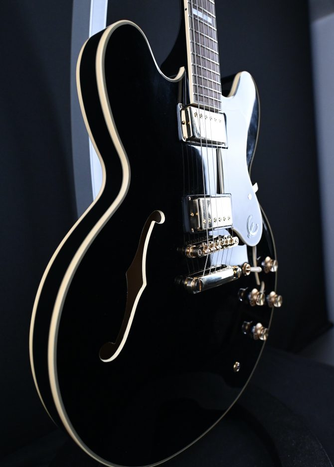 Epiphone Sheraton-II Pro Ebony Thinline Semi-Hollow Ebony