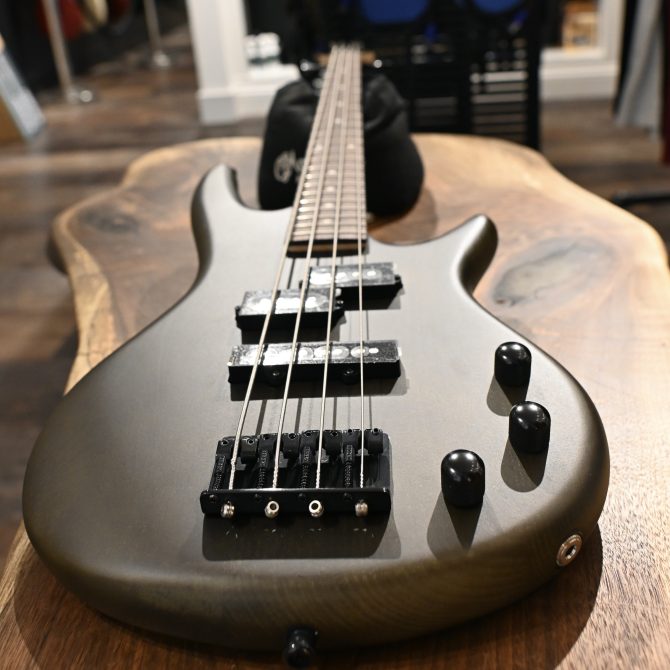 Ibanez GSRM20B-WNF Gio Series miKro Walnut Flat #323