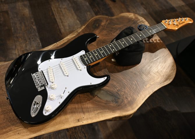 Jay Turser JT-300-BK Black Electric Guitar #041