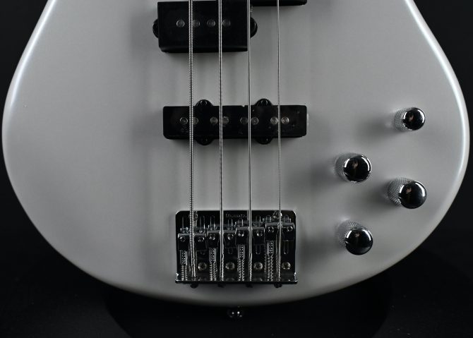 Ibanez GSR200-PW Gio Series Pearl White #799