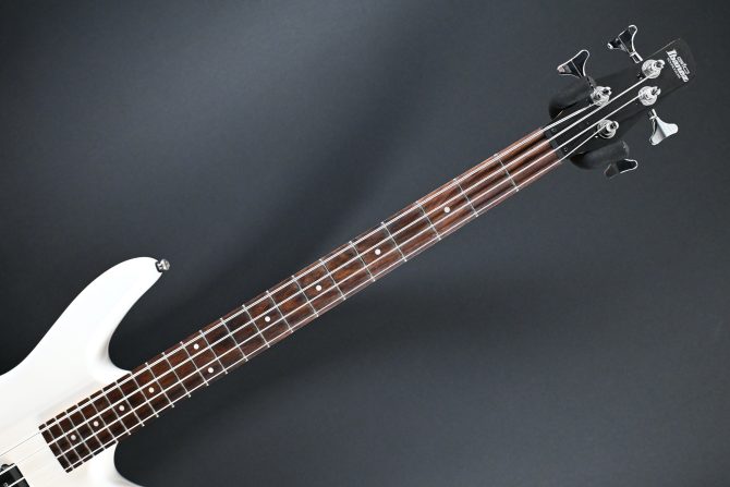 Ibanez GSR200-WH White 4-String Bass Guitar 2015