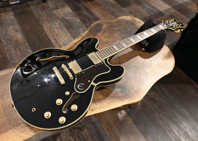 Epiphone Sheraton-II Pro Ebony Thinline Semi-Hollow Ebony