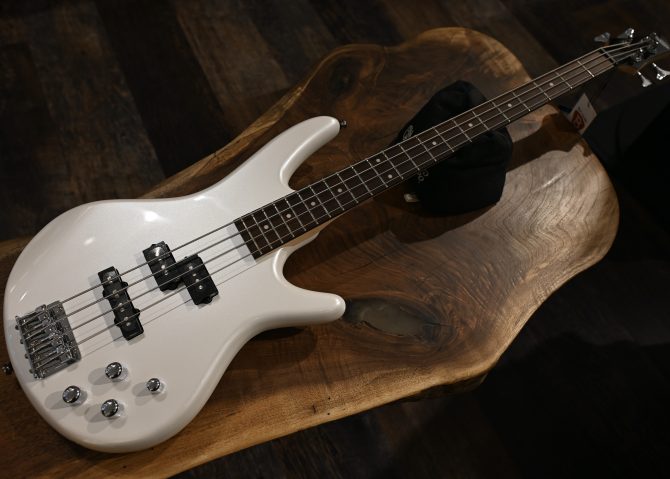 Ibanez GSR200-PW Gio Series Pearl White #799