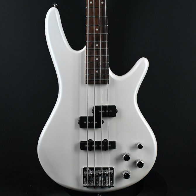 Ibanez GSR200-WH White 4-String Bass Guitar 2015