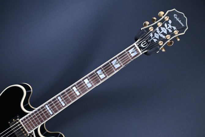 Epiphone Sheraton-II Pro Ebony Thinline Semi-Hollow Ebony