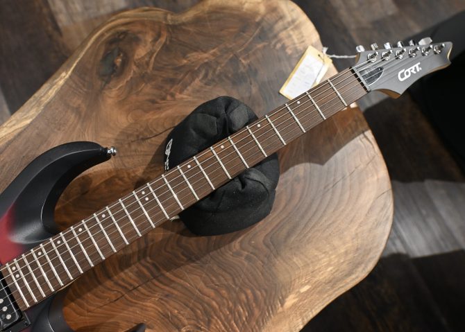 Cort X100OPBB Open Pore Black Cherry Burst #724