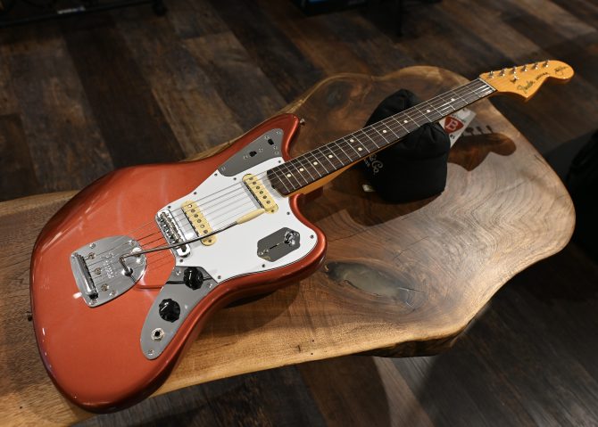 Fender Johnny Marr Jaguar Metallic KO 2022