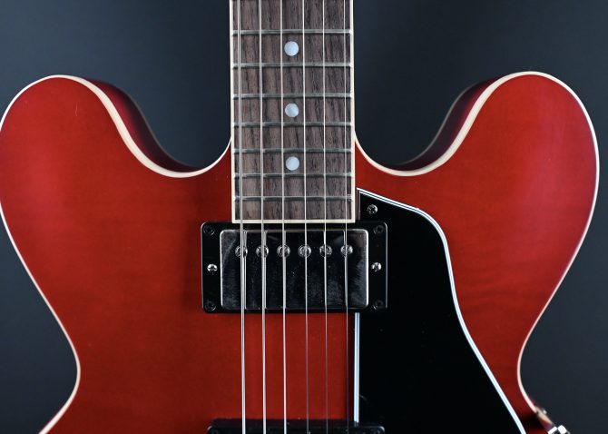 Gibson ES-335 Satin Cherry 2022