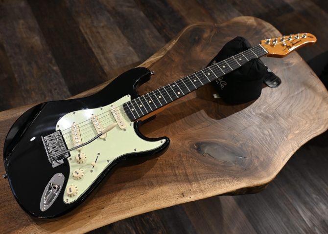 Jay Turser JT-30-BK-A 3/4 Size Double Cutaway Electric Guitar Black #273