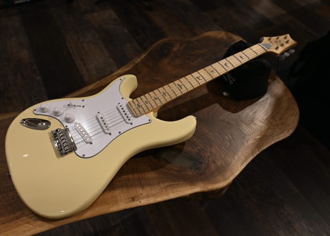 PRS SE SIlver Sky Maple "Lefty" Moon White #340