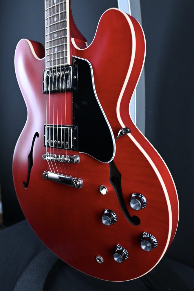 Gibson ES-335 Satin Cherry 2022