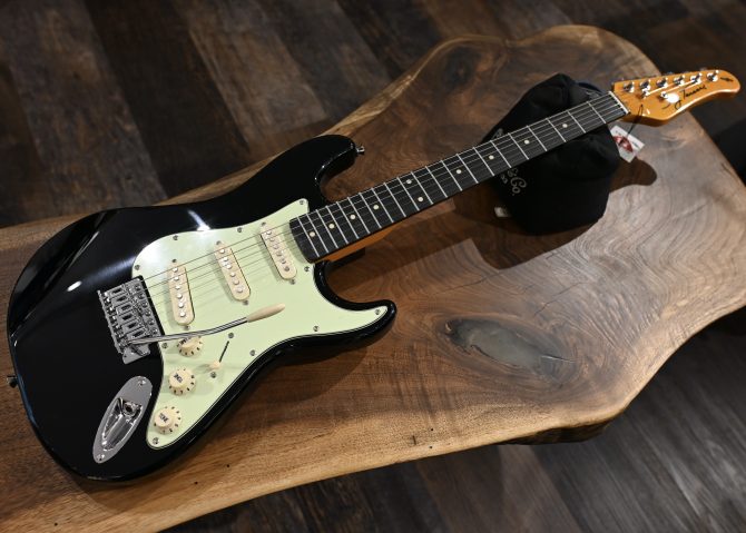 Jay Turser JT-30-BK-A 3/4 Size Double Cutaway Electric Guitar Black #271