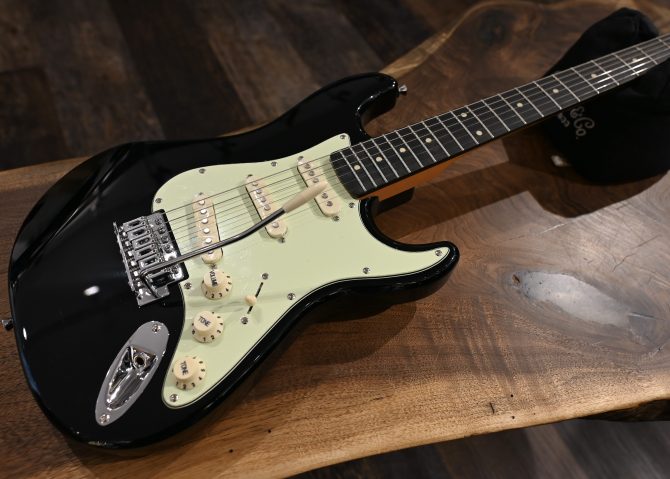 Jay Turser JT-30-BK-A 3/4 Size Double Cutaway Electric Guitar Black #273