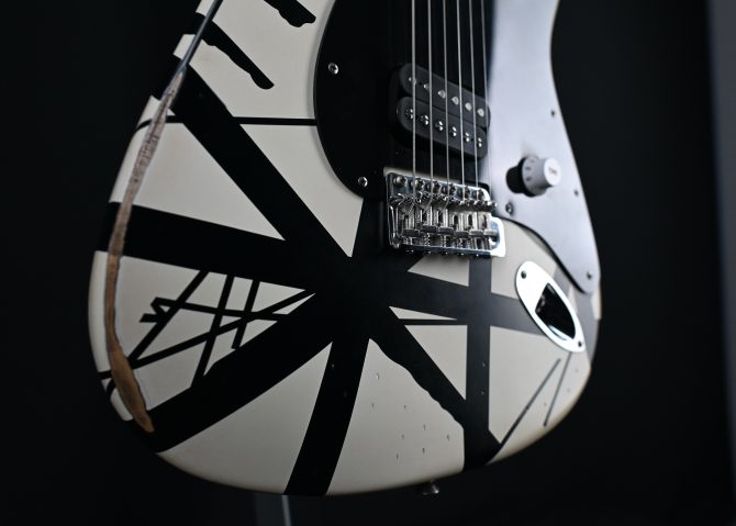 Fender Striped Series '78 Eruption Relic 2022