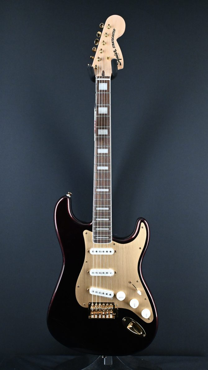 Squier 40th Anniversary Gold Edition Stratocaster Ruby Red