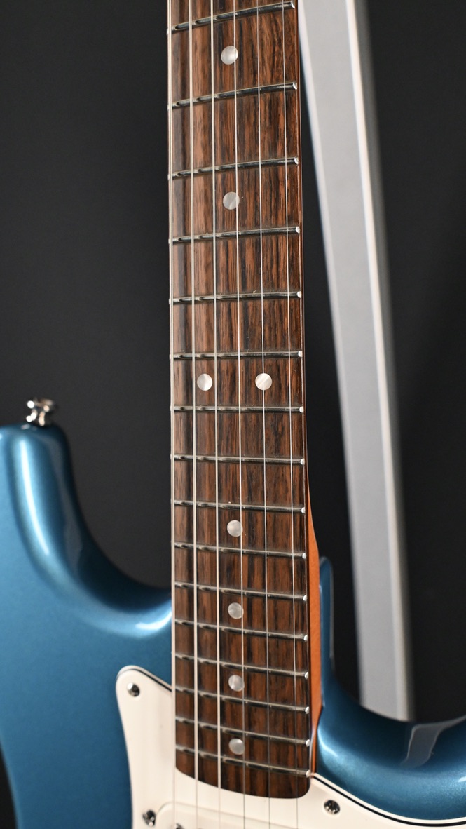 Squier Classic Vibe '60s Stratocaster Lake Placid Blue 2024