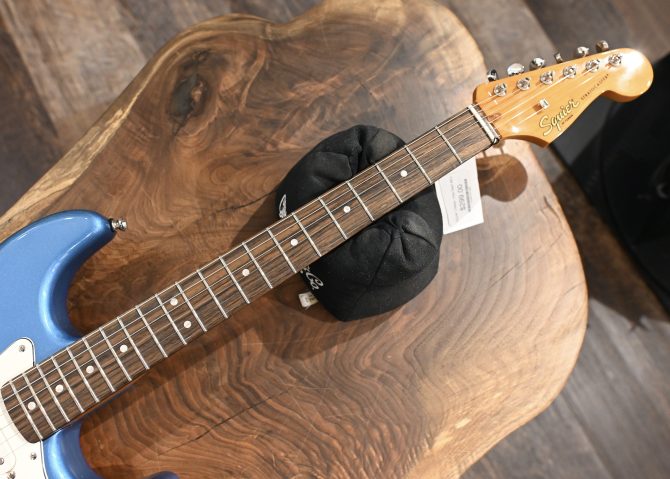 Squier Classic Vibe '60s Stratocaster Lake Placid Blue 2024