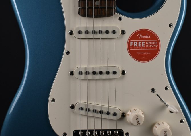 Squier Classic Vibe '60s Stratocaster Lake Placid Blue 2024