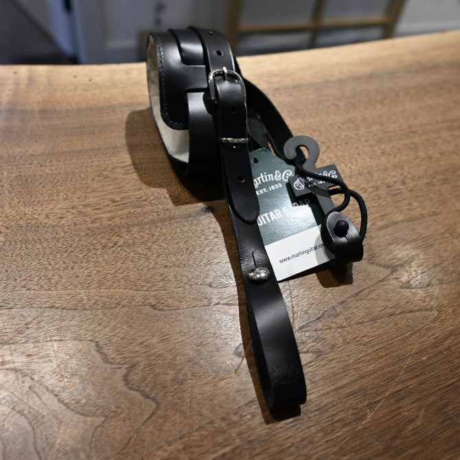 Martin Vintage Leather Acoustic Straps with Padded Slider Black