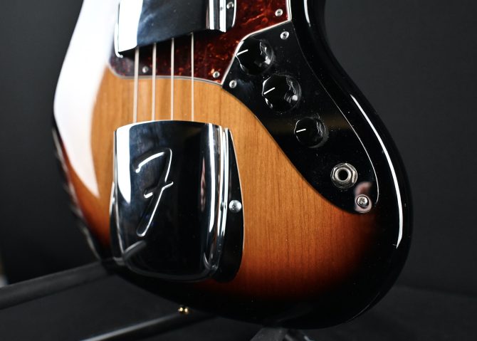 Fender '70s Jazz Bass 3-Color Sunburst w/ Rosewood Fingerboard 2013