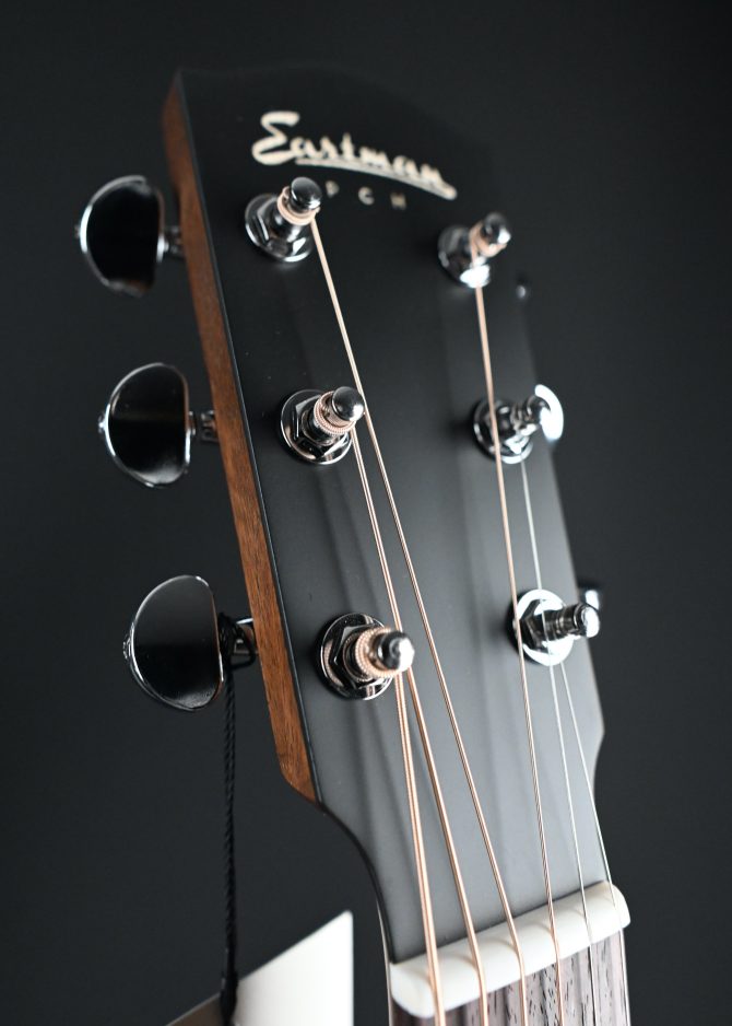 Eastman PCH2-OM Orchestra Model Natural #054