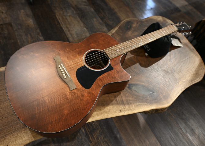 Eastman PCH1-GACE Classic Grand Auditorium #124