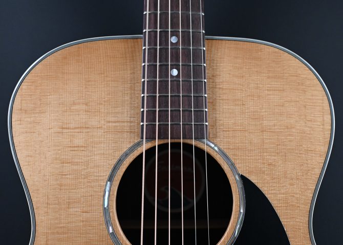 Eastman PCH2-OM Orchestra Model Natural #054