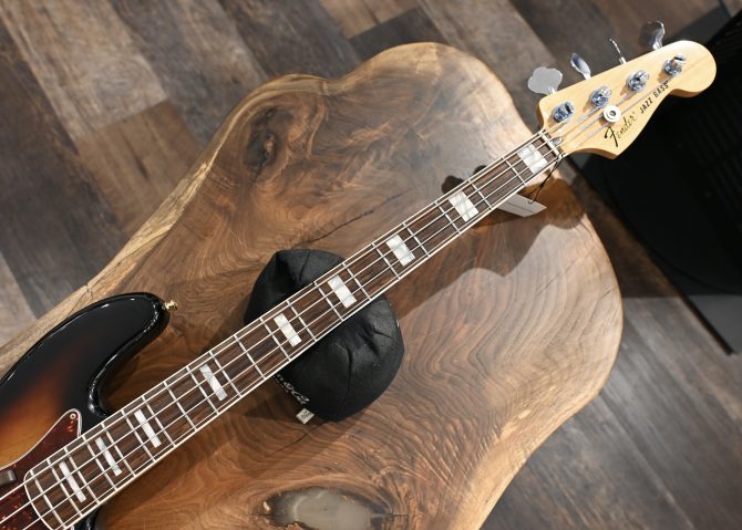 Fender '70s Jazz Bass 3-Color Sunburst w/ Rosewood Fingerboard 2013