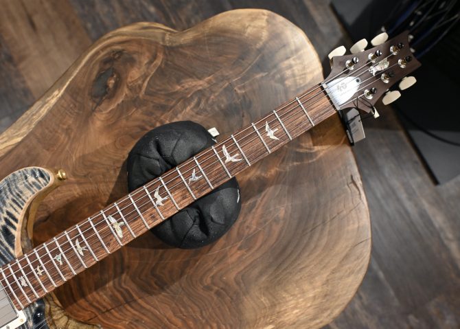 PRS 40th Anniversary Special Semi-Hollow Limited Edition Faded Whale Blue (Natural Back) #755