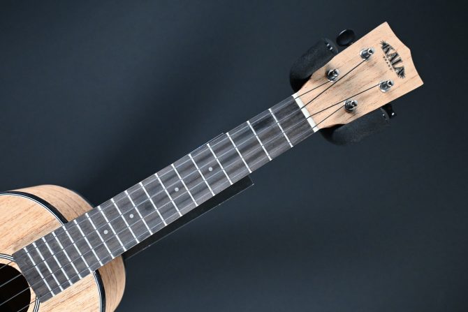 Kala KA-CLM-C Cape Lilac Mahogany Concert Ukulele with Bag #2511