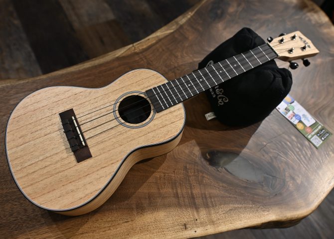 Kala KA-CLM-C Cape Lilac Mahogany Concert Ukulele with Bag #2511