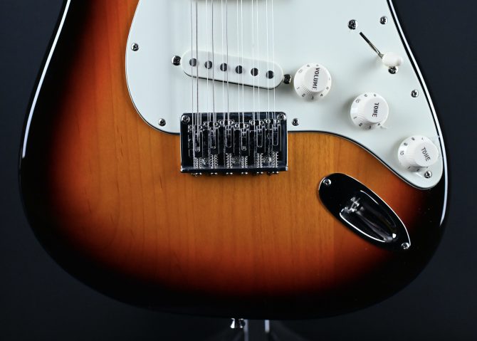 Fender Traditional Stratocaster XII 3-Tone Sunburst MIJ 12-String Electric Guitar - 2018